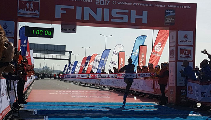 Yarı maratonda iki parkur rekoru birden