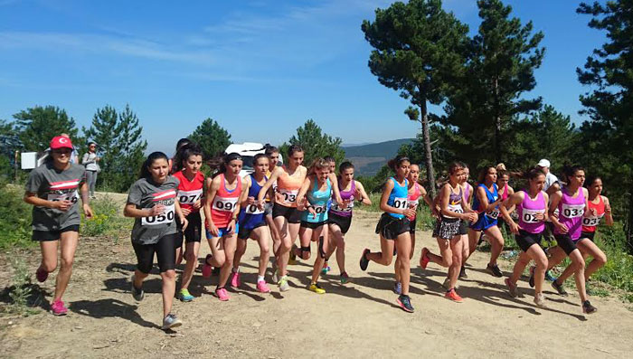 Dağ koşucuları Gediz'de yarıştı