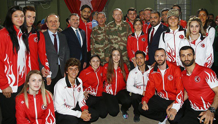 Atletlerimiz Mehmetçik'le birlikte