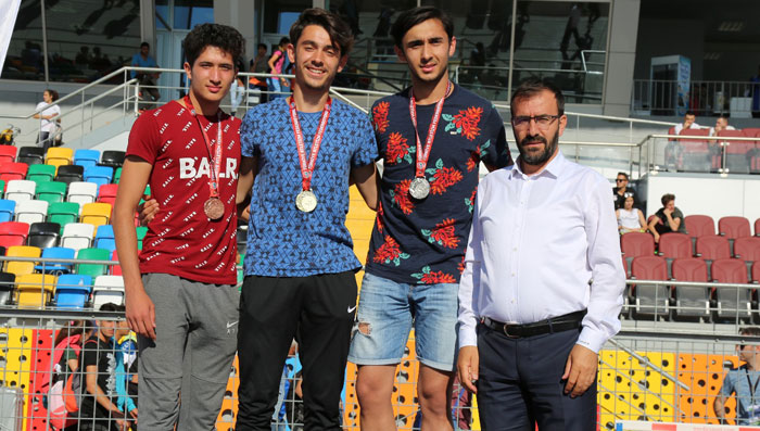 Batuhan Çakır'da üç adımda yeni rekor