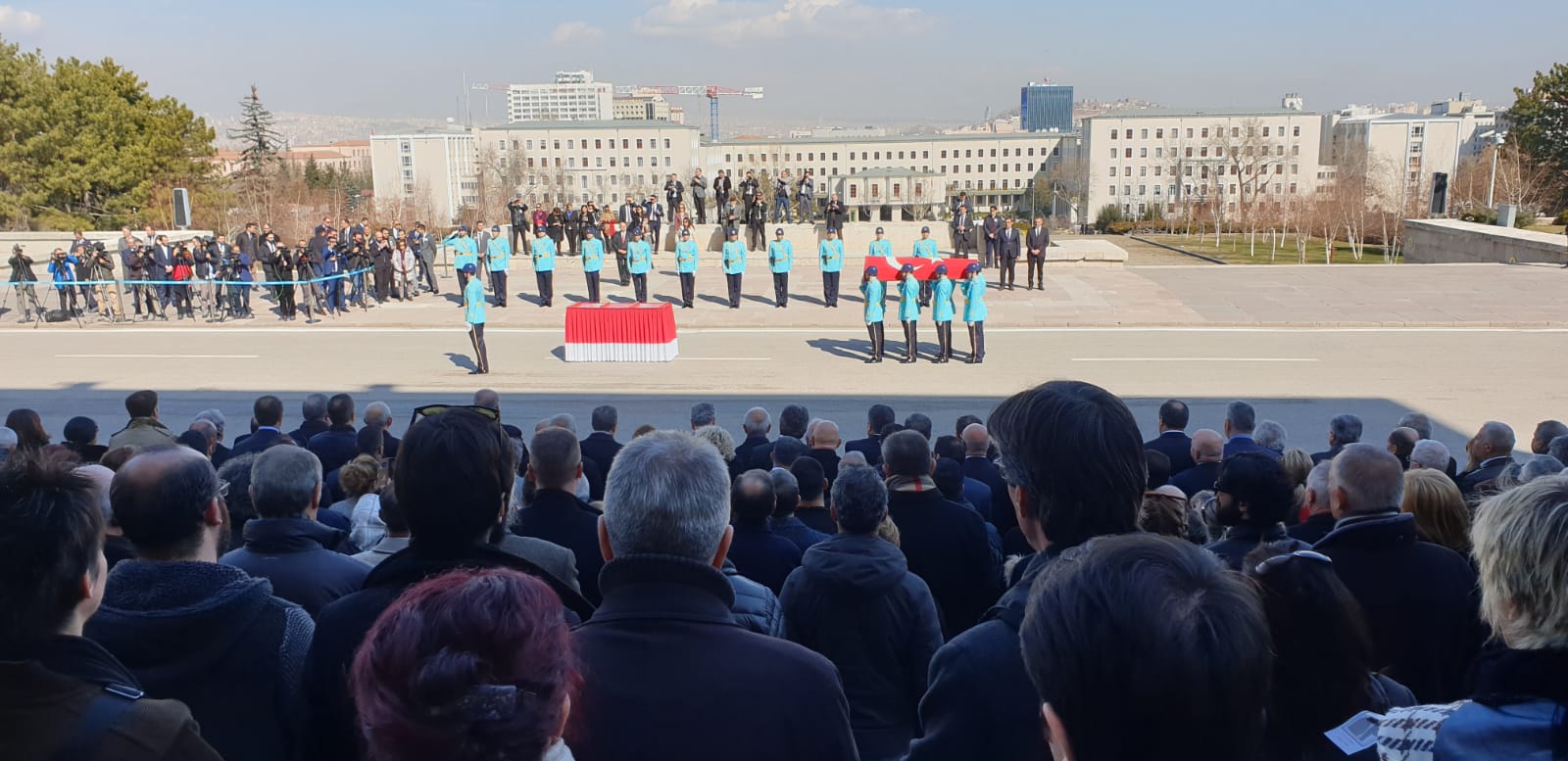 Eski Bakan Fikret Ünlü için TBMM'de tören düzenlendi