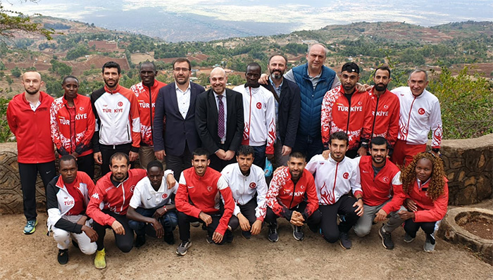 Maratoncuların kampı Kenya'da sürüyor