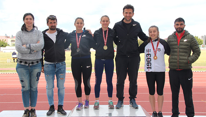 Komple Atlet'te Zeynep en iyi üçüncü dereceyi yaptı