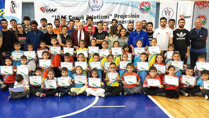 Çocuk Atletizmi semineri Manisa'dan geçti