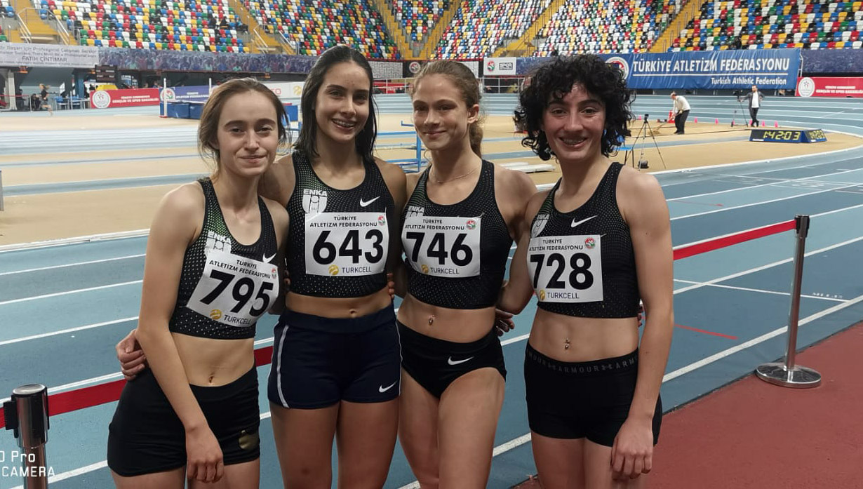 4x200'de yeni bir Türkiye rekoru