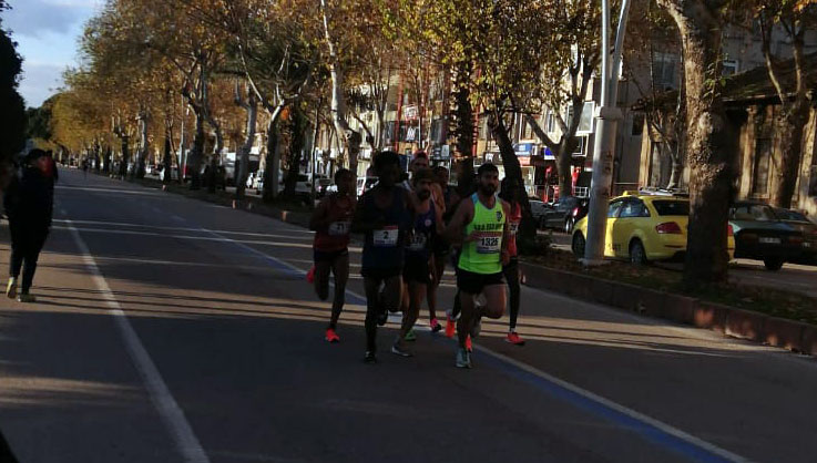 5 Ocak Kurtuluş Yarı Maratonu Adana'da koşuldu