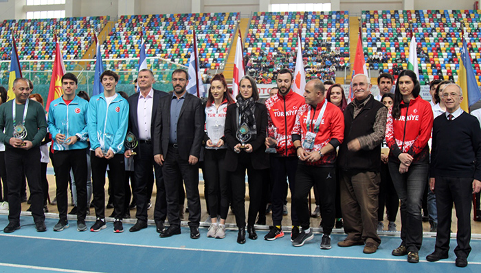 TAV'dan atletizme destek mektubu