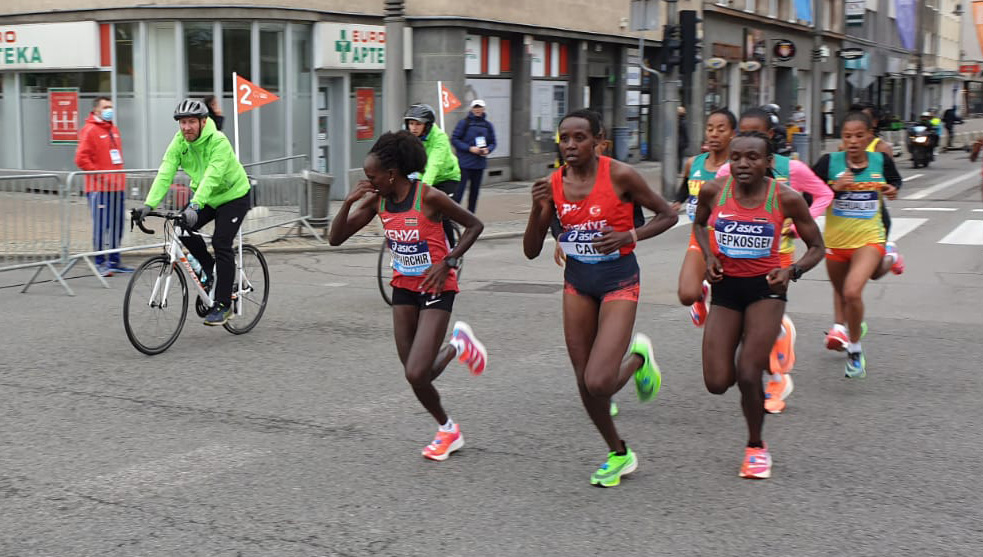 Yasemin Can'dan yarı maraton Türkiye rekoru