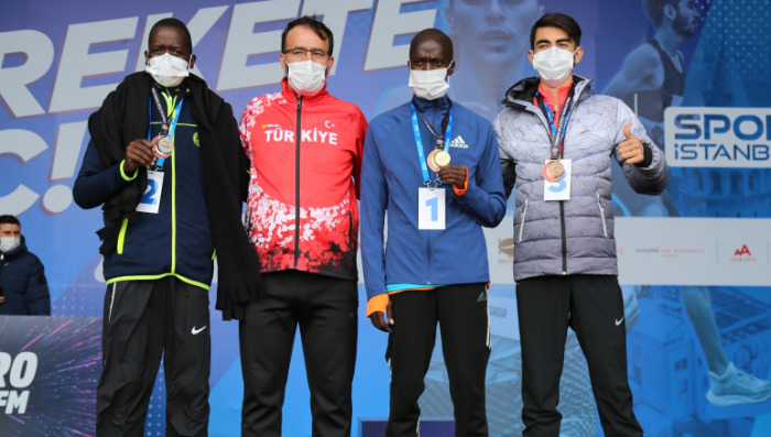 Yarı maraton Türkiye şampiyonları: Özbilen ve Can