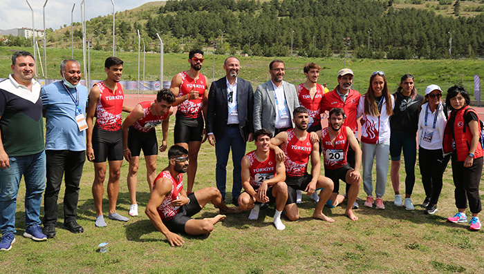 Erzurum'da bayrak takımlarının şovu!