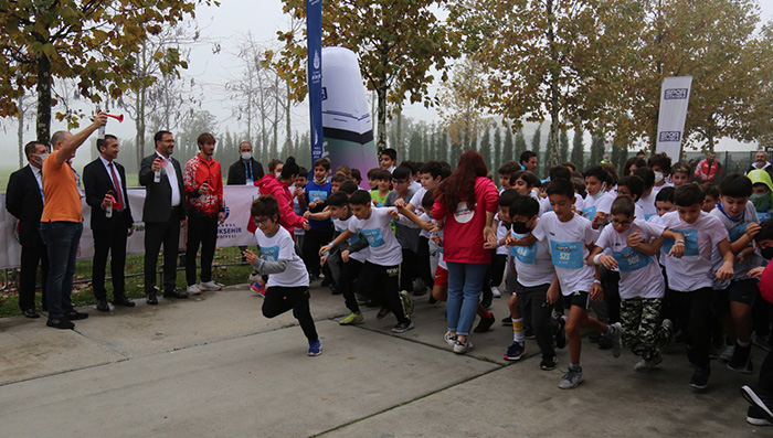 Maratonda önce çocuklar sahne aldı