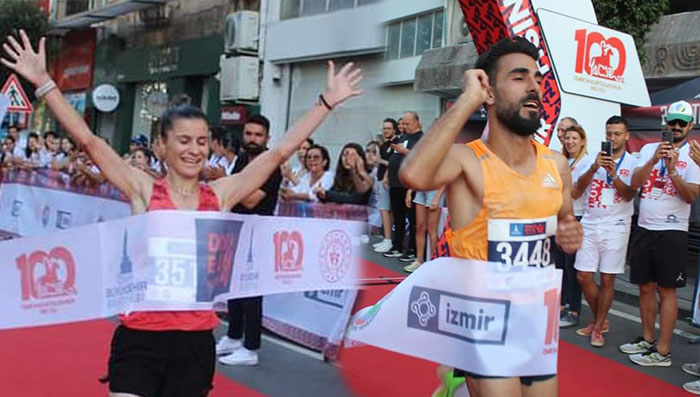 İzmir'de yarı maratonu Sezgin ve Sümeyye kazandı