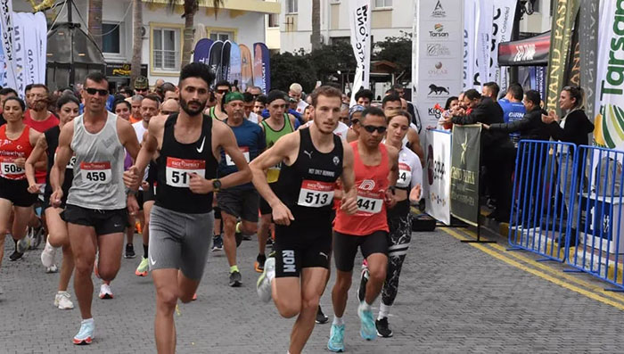 Girne'de yarı maraton heyecanı yaşandı